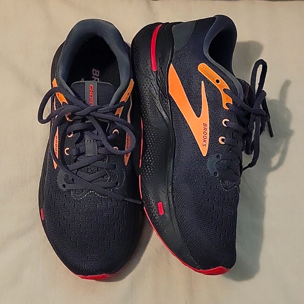 Brooks sz 9 ghost max running shoes
